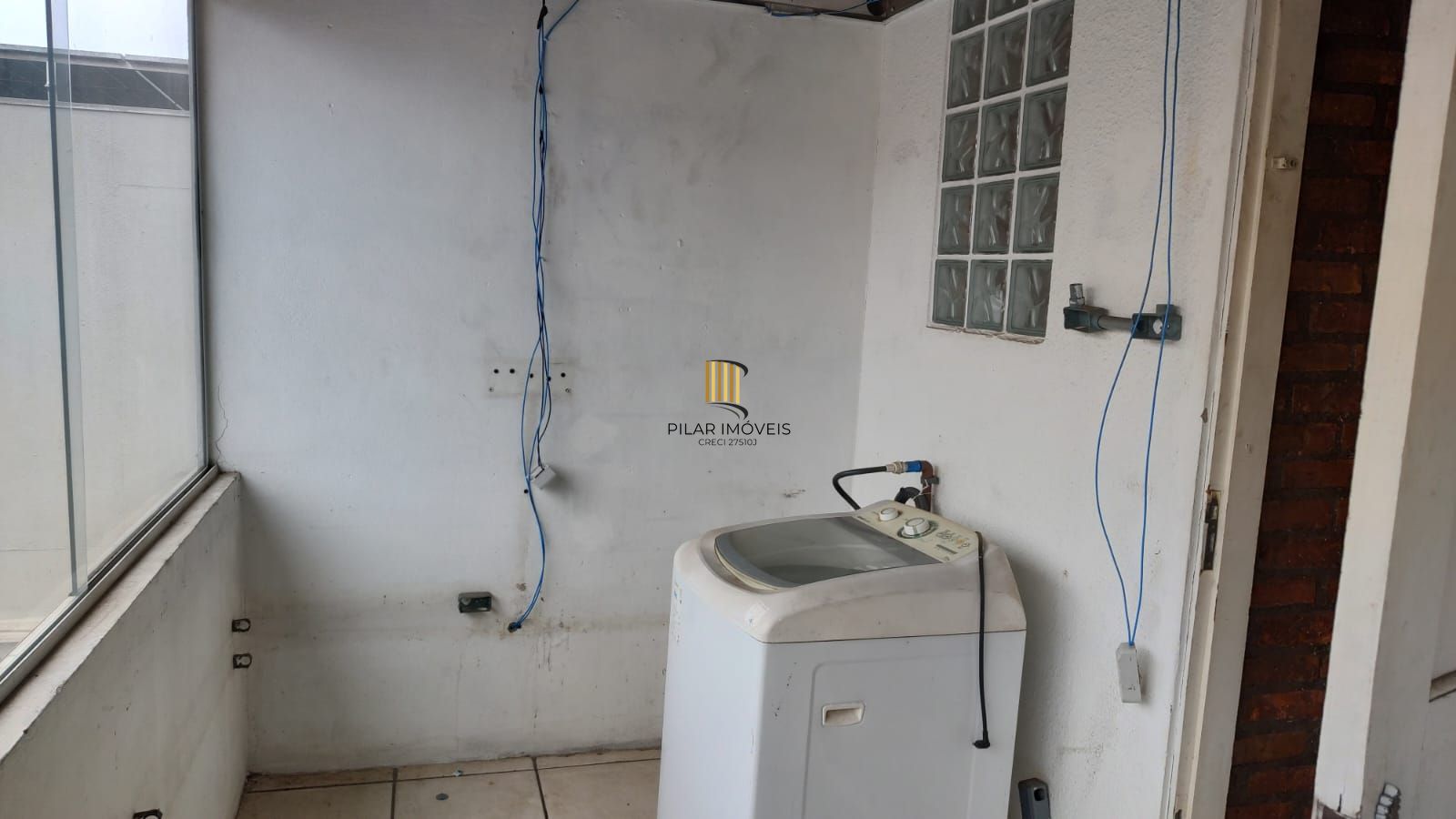 Vende casa comercial  podendo ser usado para vários seguimentos