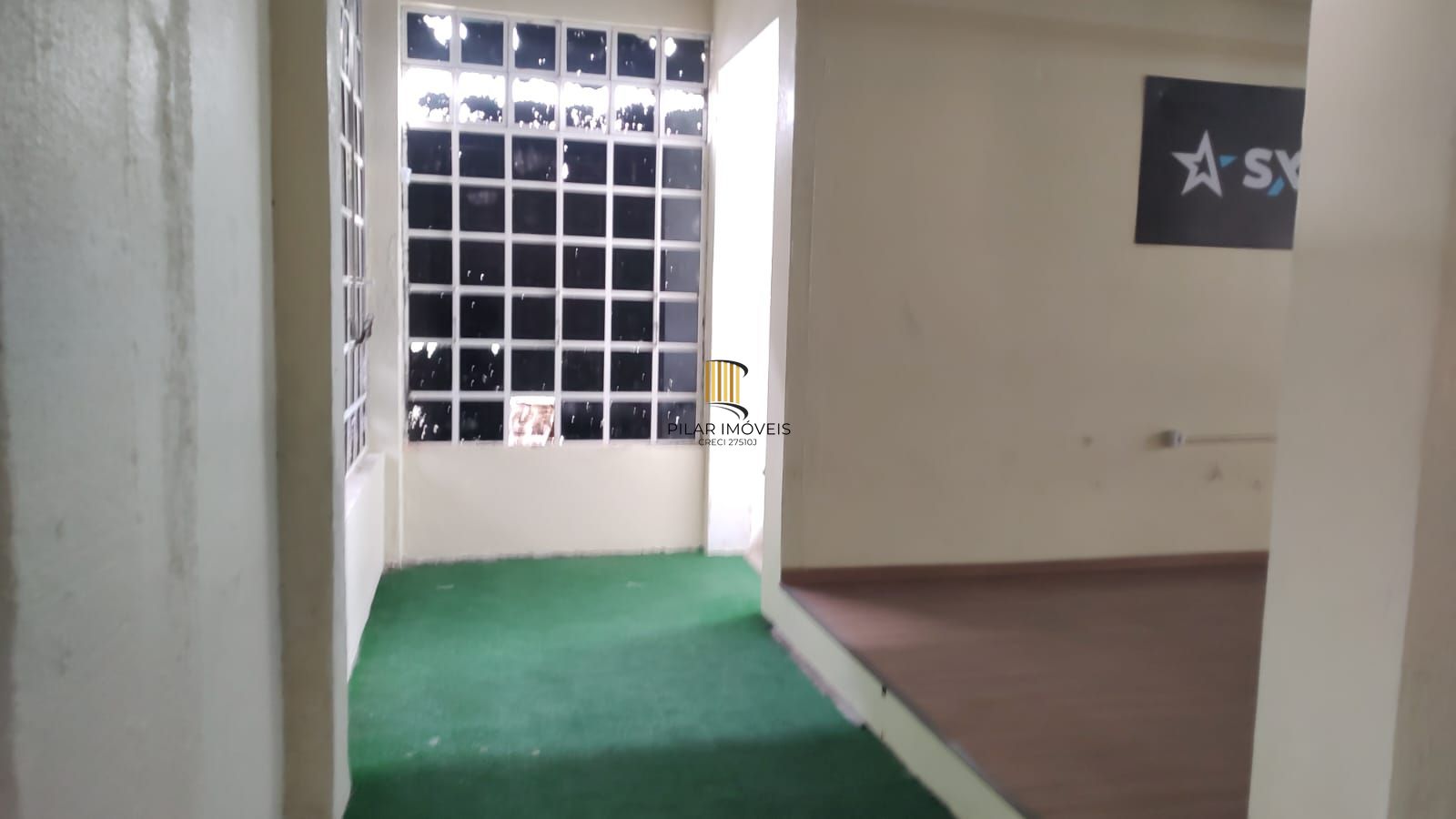 Vende casa comercial  podendo ser usado para vários seguimentos