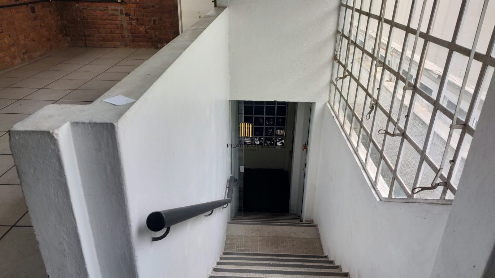 Vende casa comercial  podendo ser usado para vários seguimentos