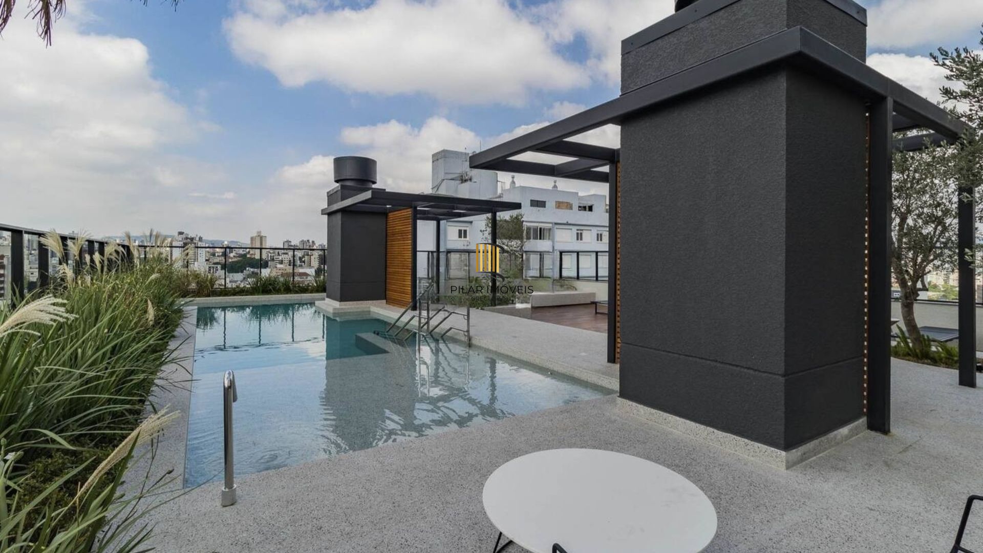 Studio completamente mobiliado e equipado, para comprar, localizado no GO Rio Branco