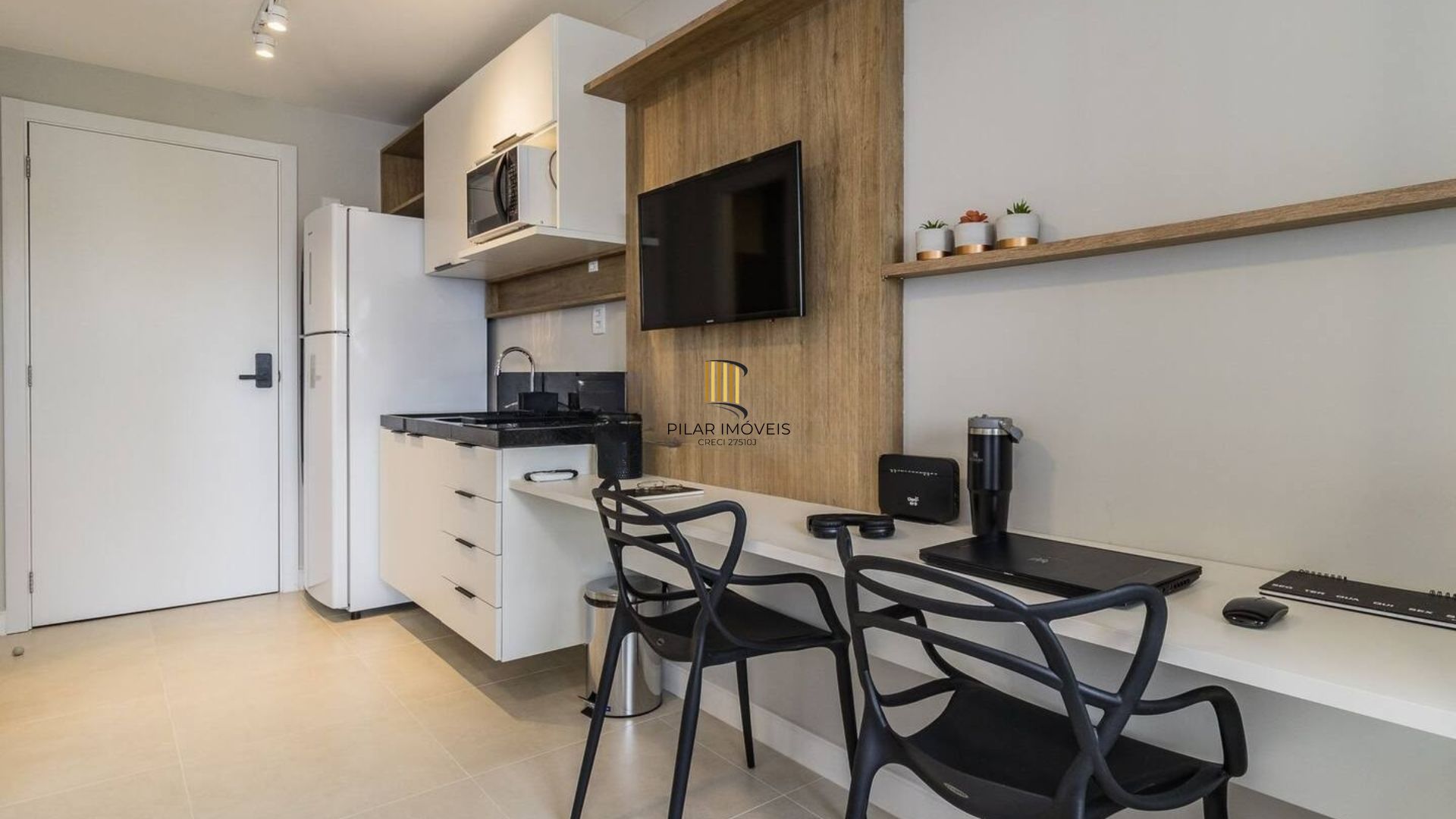 Studio completamente mobiliado e equipado, para comprar, localizado no GO Rio Branco