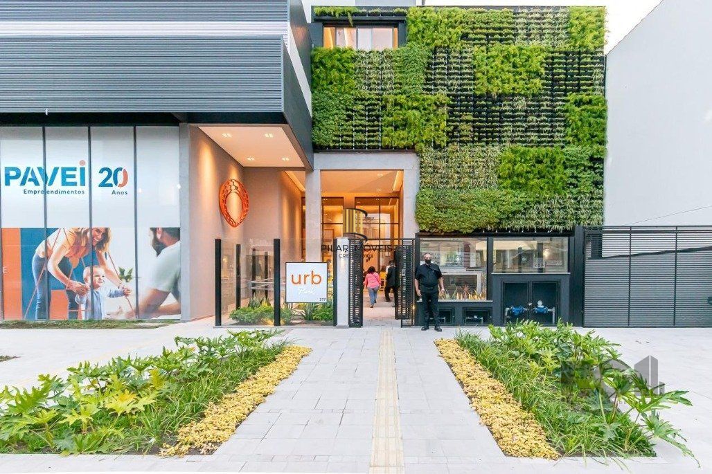 Apartamento á venda, 2 dormitórios, 2 vagas, no bairro Rio Branco, próximo à Redenção.