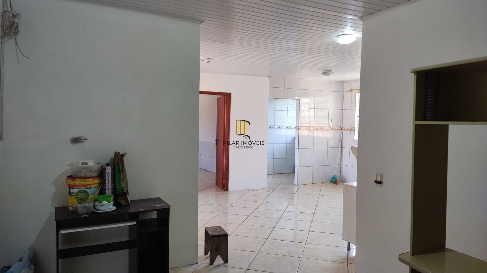 Vende casa com 84m² ,  2 dormitórios, terreno com 300m²