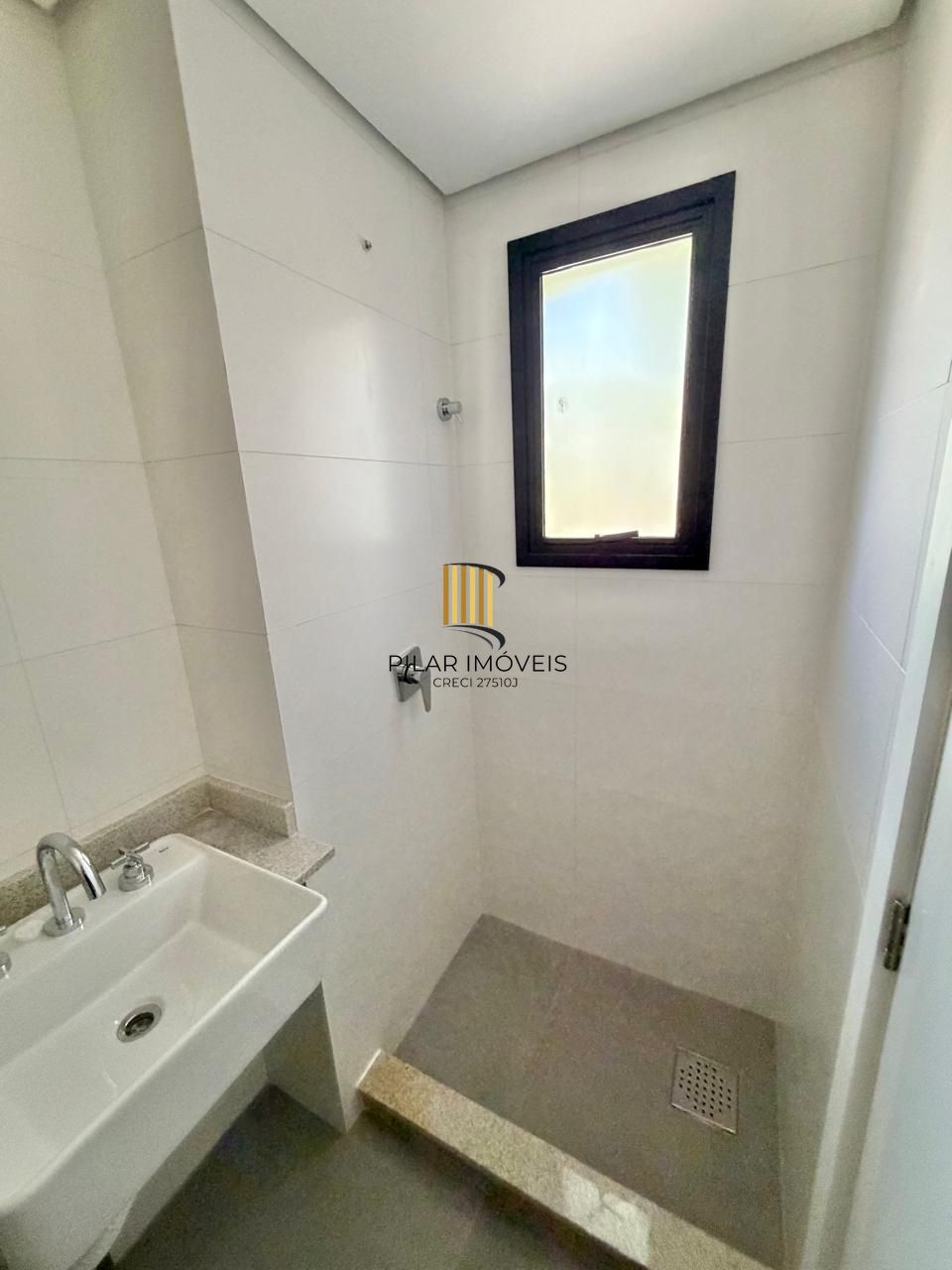 Excelente apartamento a venda no ITA123, com 2 domitórios no bairro Jardim Botânico.