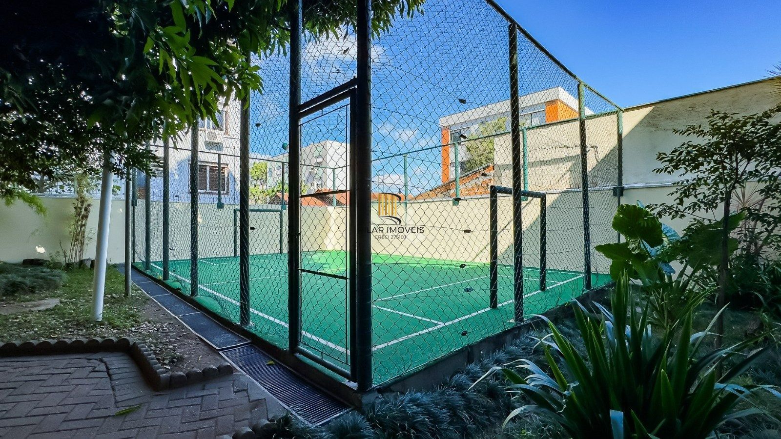 Apartamento totalmente mobiliado com 65m² no bairro Petrópolis!