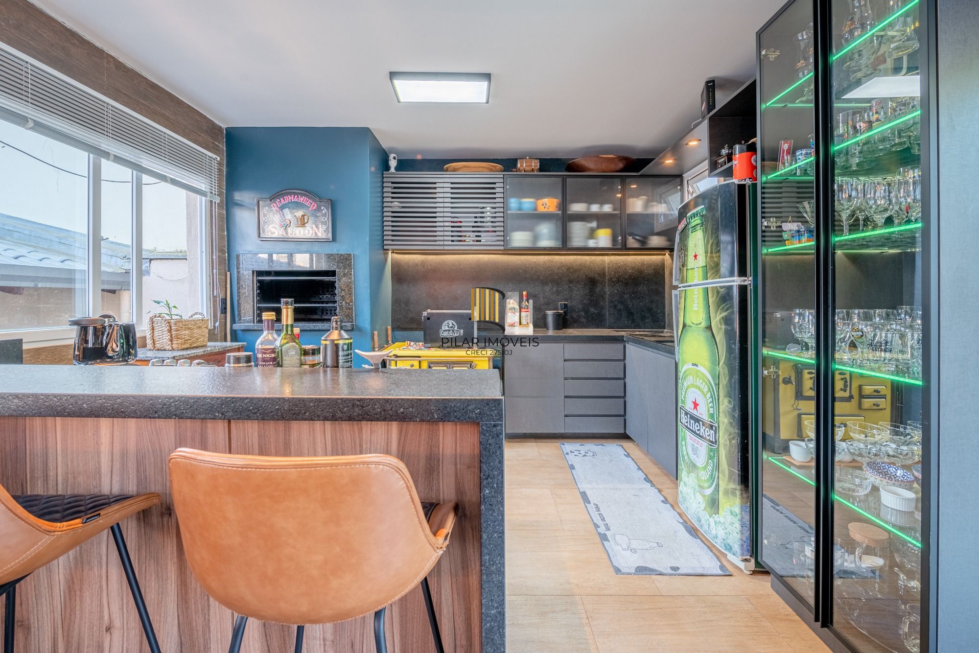 Casa com 357m² e 4 dormitórios, 3 suítes, 3 vagas