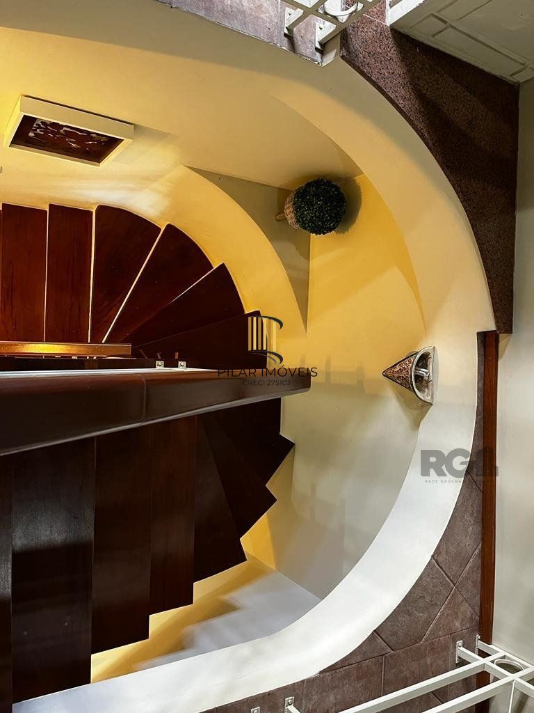 Cobertura duplex com 2 suítes e uma vaga para Comprar em Gramado.