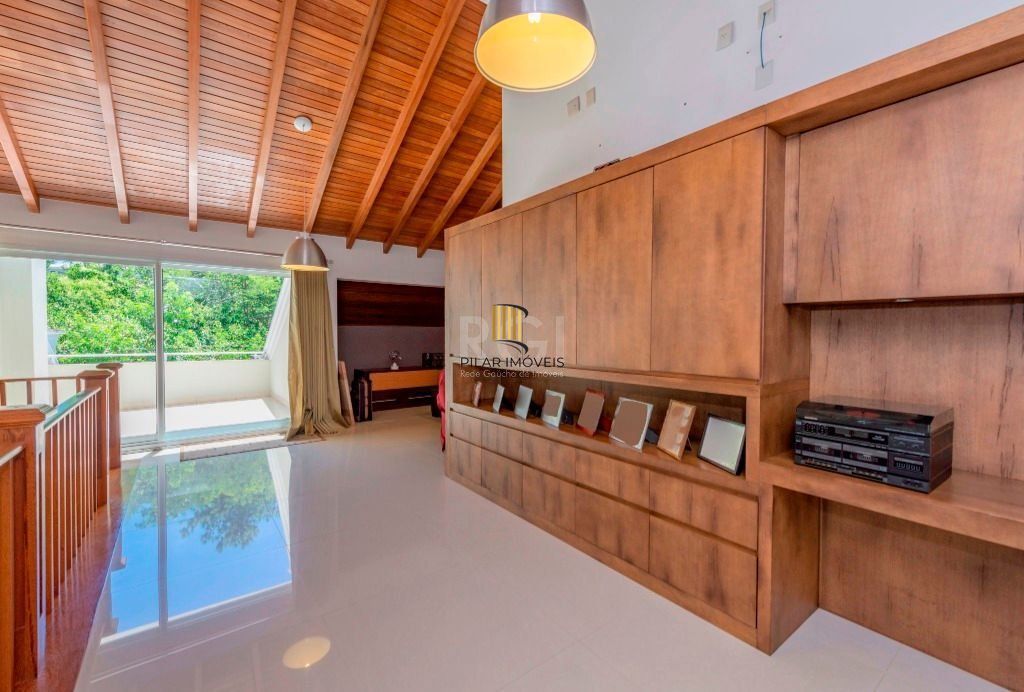 Casa para comprar Com 4 dormitórios , 431 m²- Três Figueiras - Porto Alegre/RS