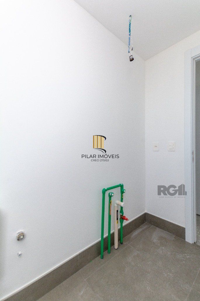 Apto de 3 suítes, andar alto, 115m² privativos com lavabo, cozinha americana e churrasqueira.