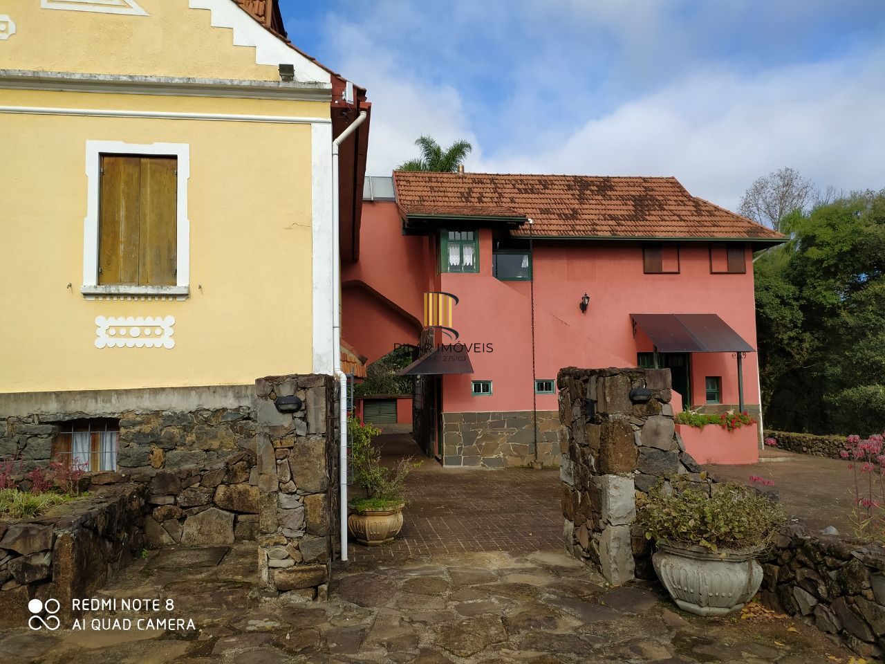 Área para comprar com casas Enxaimel em Nova Petrópolis.