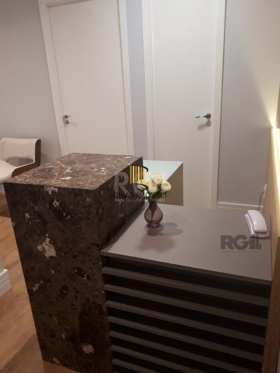 Ótima sala finamente mobiliada para Comprar no bairro Petrópolis - Porto Alegre