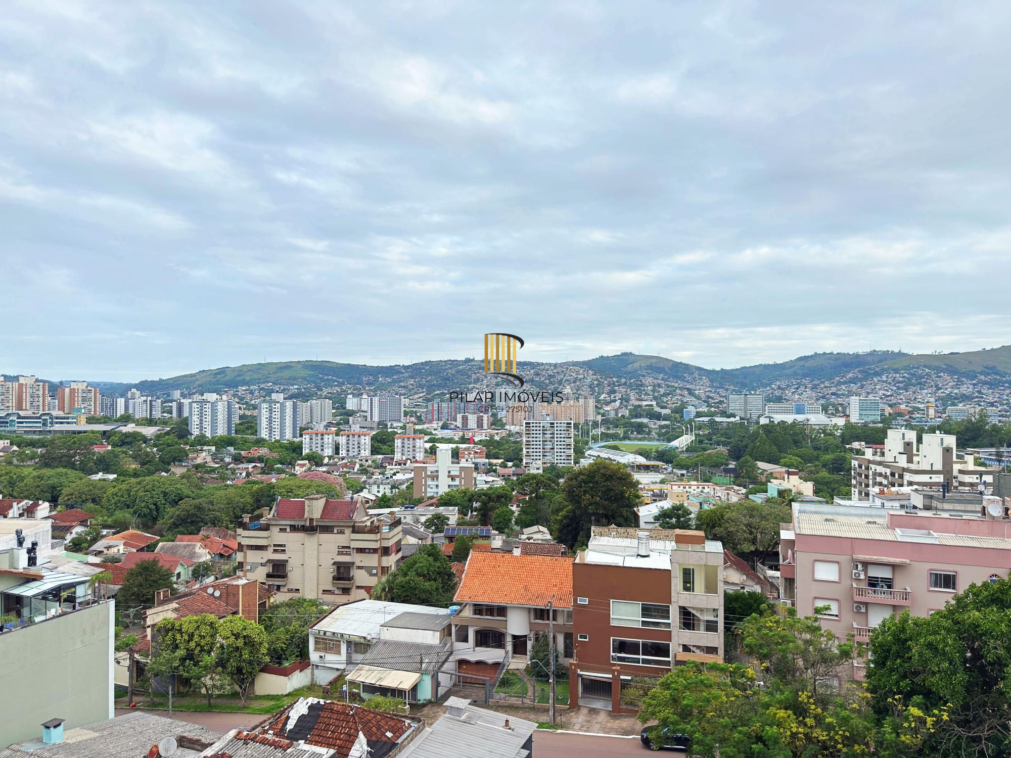 Apartamento 3 Dormitórios com Suíte, Churrasqueira e Excelente Vista Petrópolis