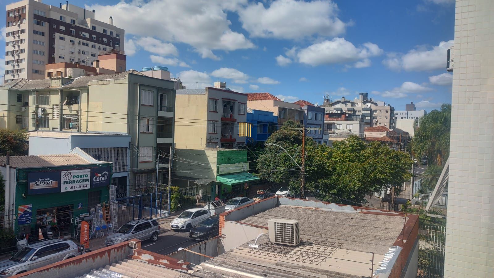 AP, 3 dormitórios, 1 suíte, 3 banheiros, box coberto, frente colégio Militar
