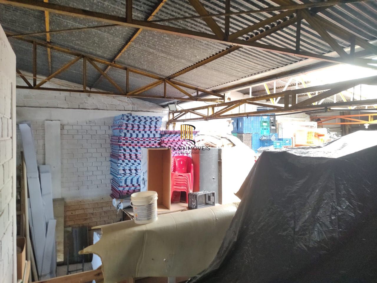 Vende Casa Comercial com deposito nos fundos, 289,80m²