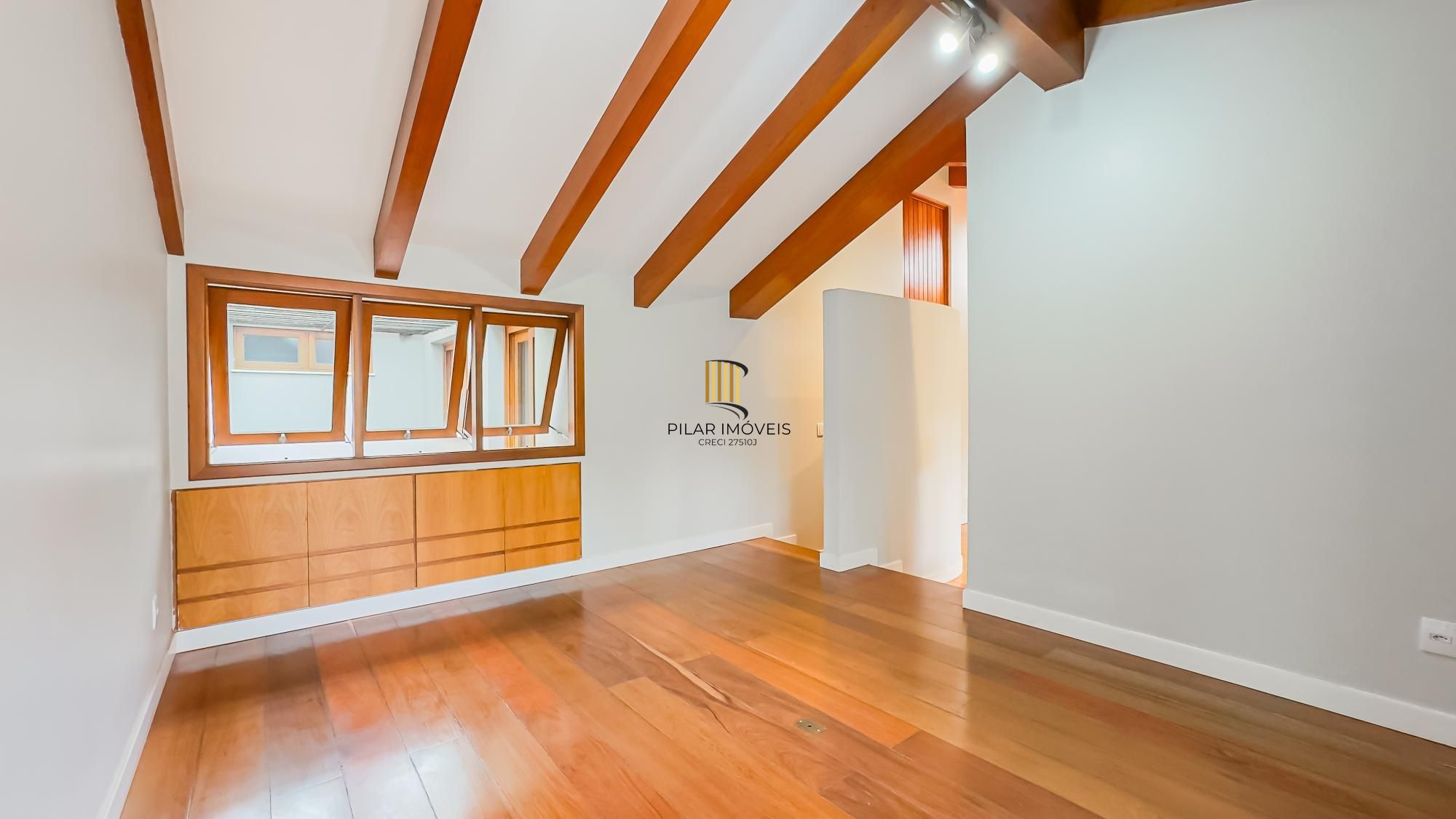 CASA CHACARA DAS PEDRAS 207 METROS , COMPLETAMENTE REFORMADA