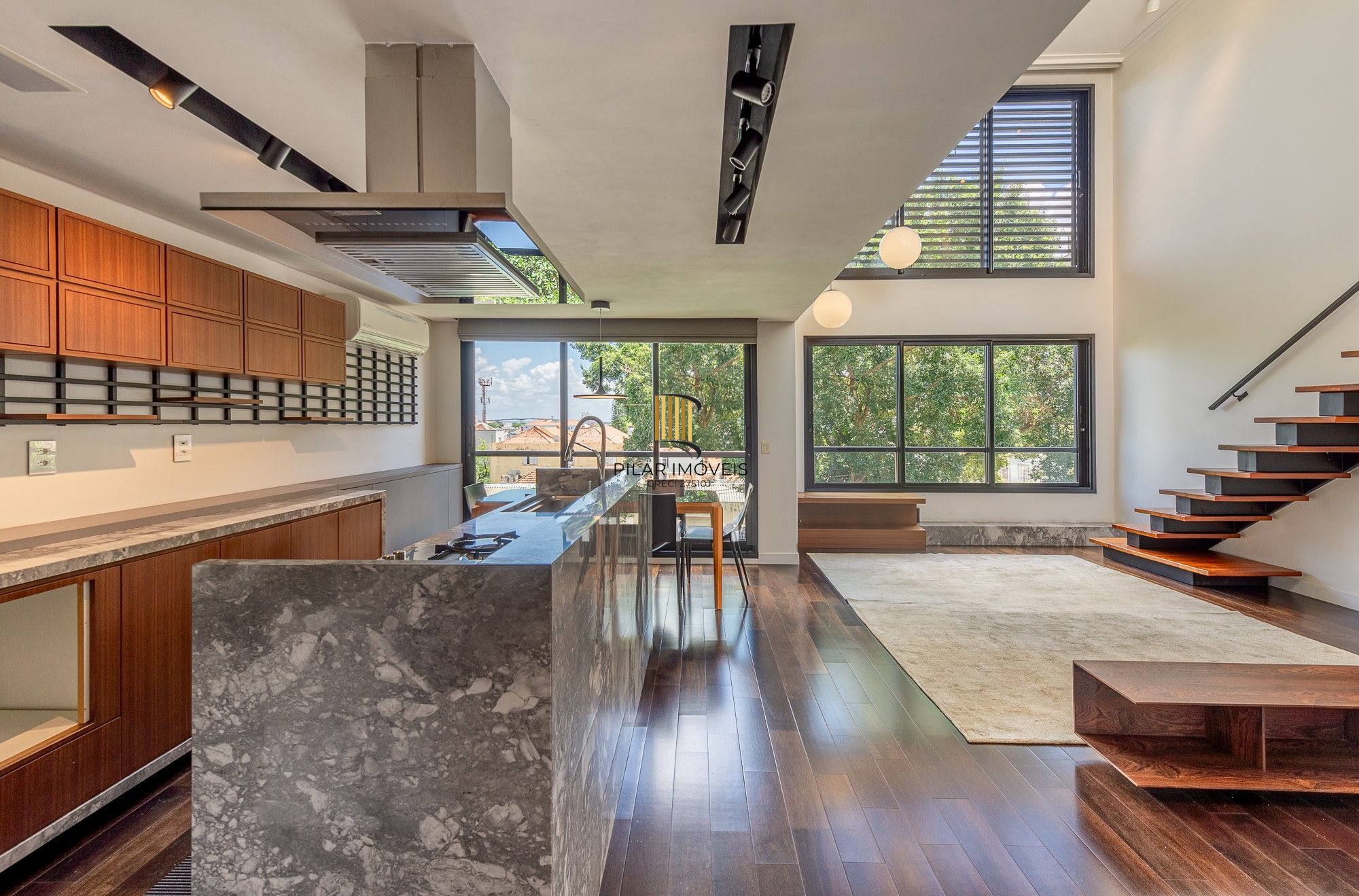 Cobertura com 115m² e 2 dormitórios, 2 suítes, 1 vaga