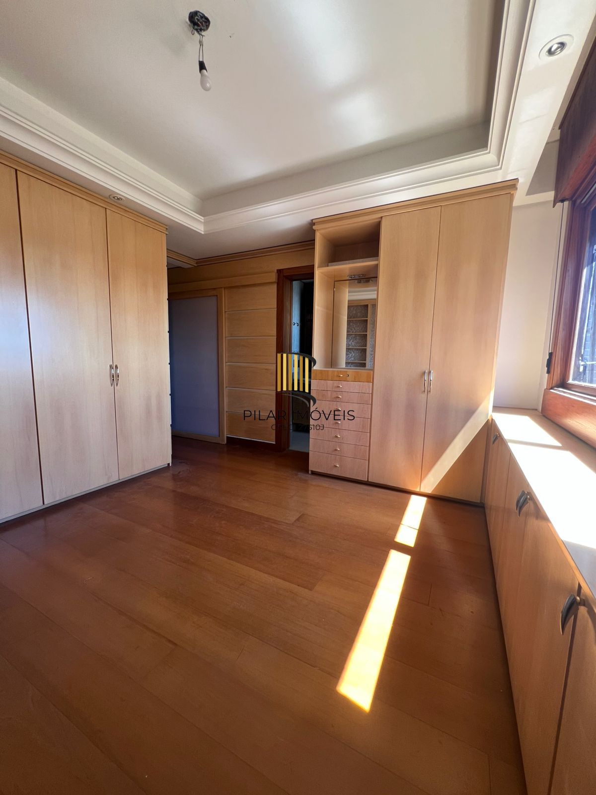 Alto Padrão no Bela Vista: 4 Dorms, Vista Rio, Lareira e 3 Vagas no Ed. Vercelli