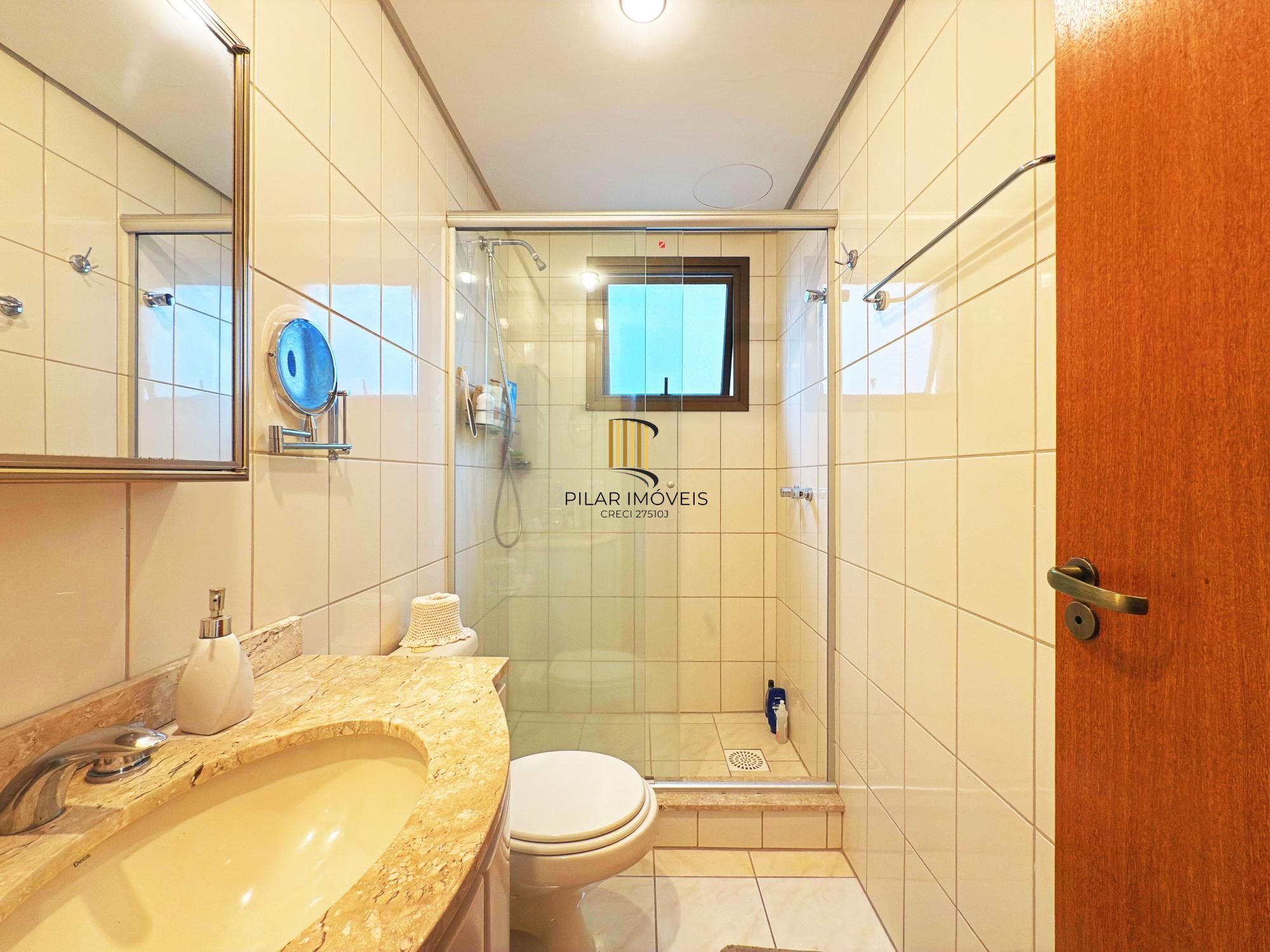 Apartamento 3 Dormitórios com Suíte, Churrasqueira e Excelente Vista Petrópolis