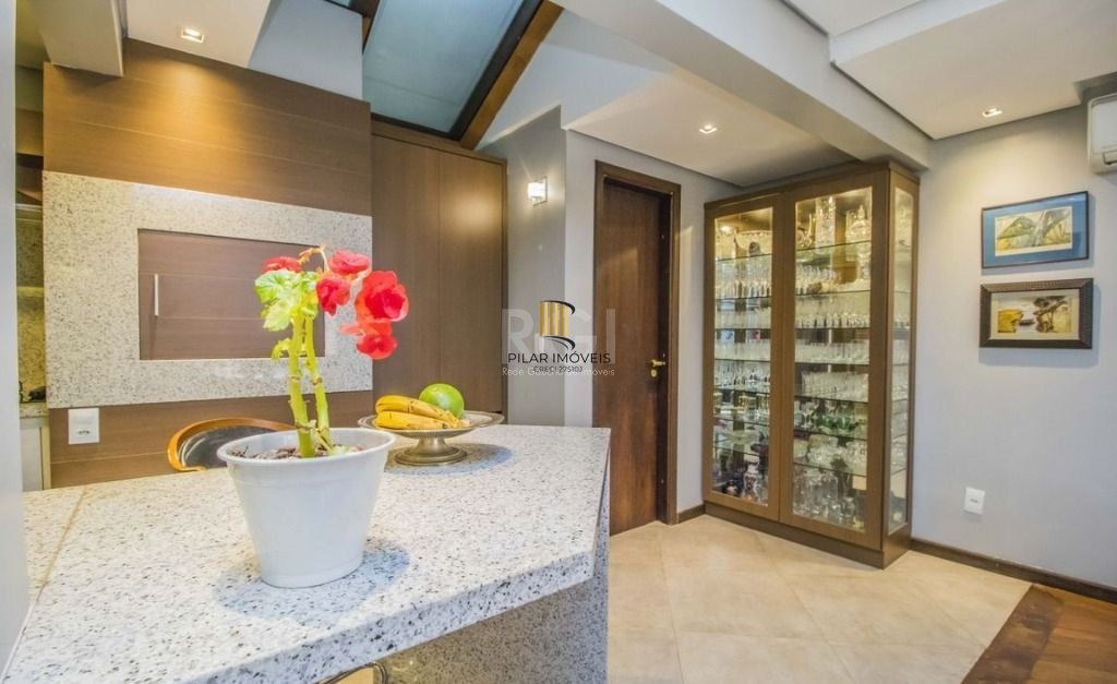 Casa para Comprar com  199 m² por R$ 1.180.000,00 - Boa Vista - Porto Alegre/RS