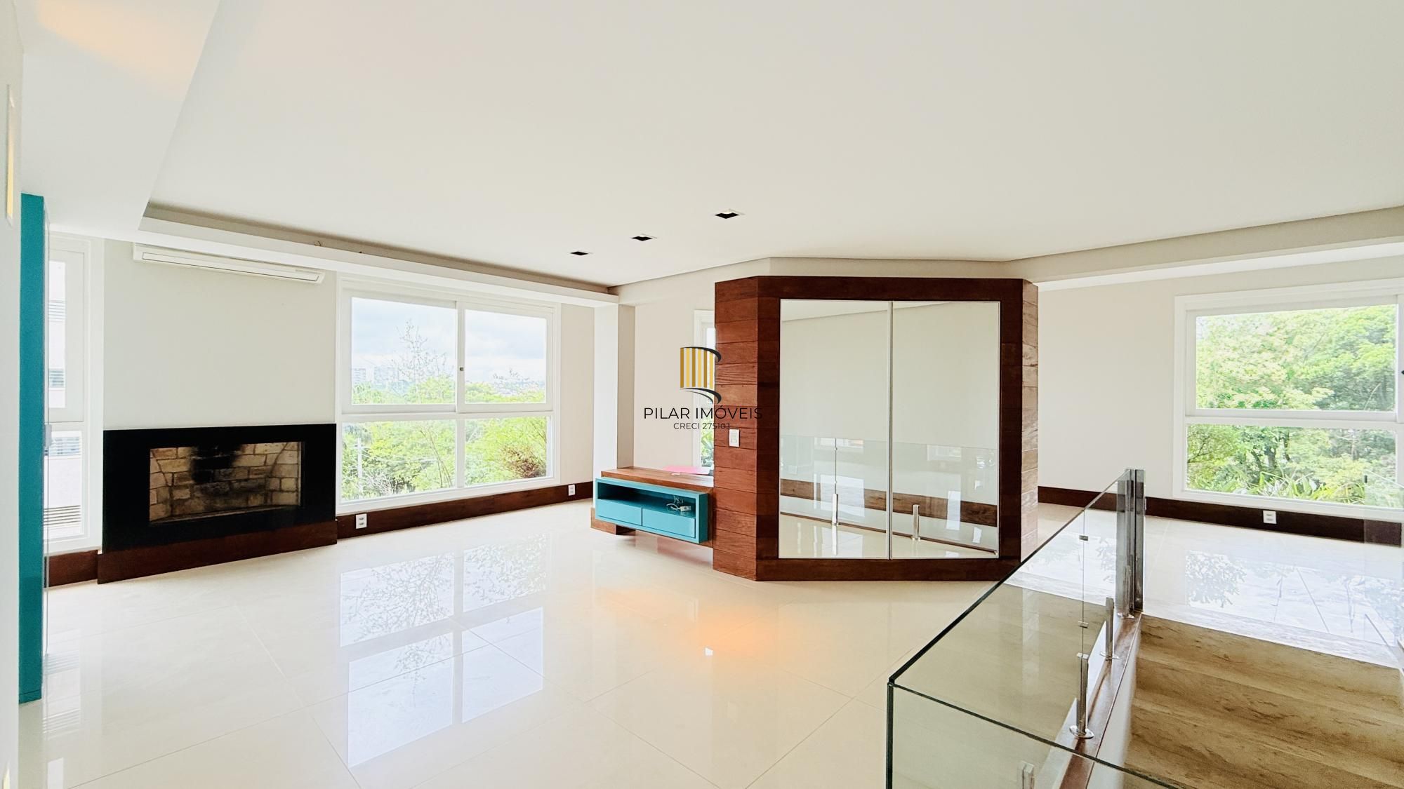 Cobertura Duplex de 318m com Piscina Privativa, Energia Solar e Vista Panorâmica