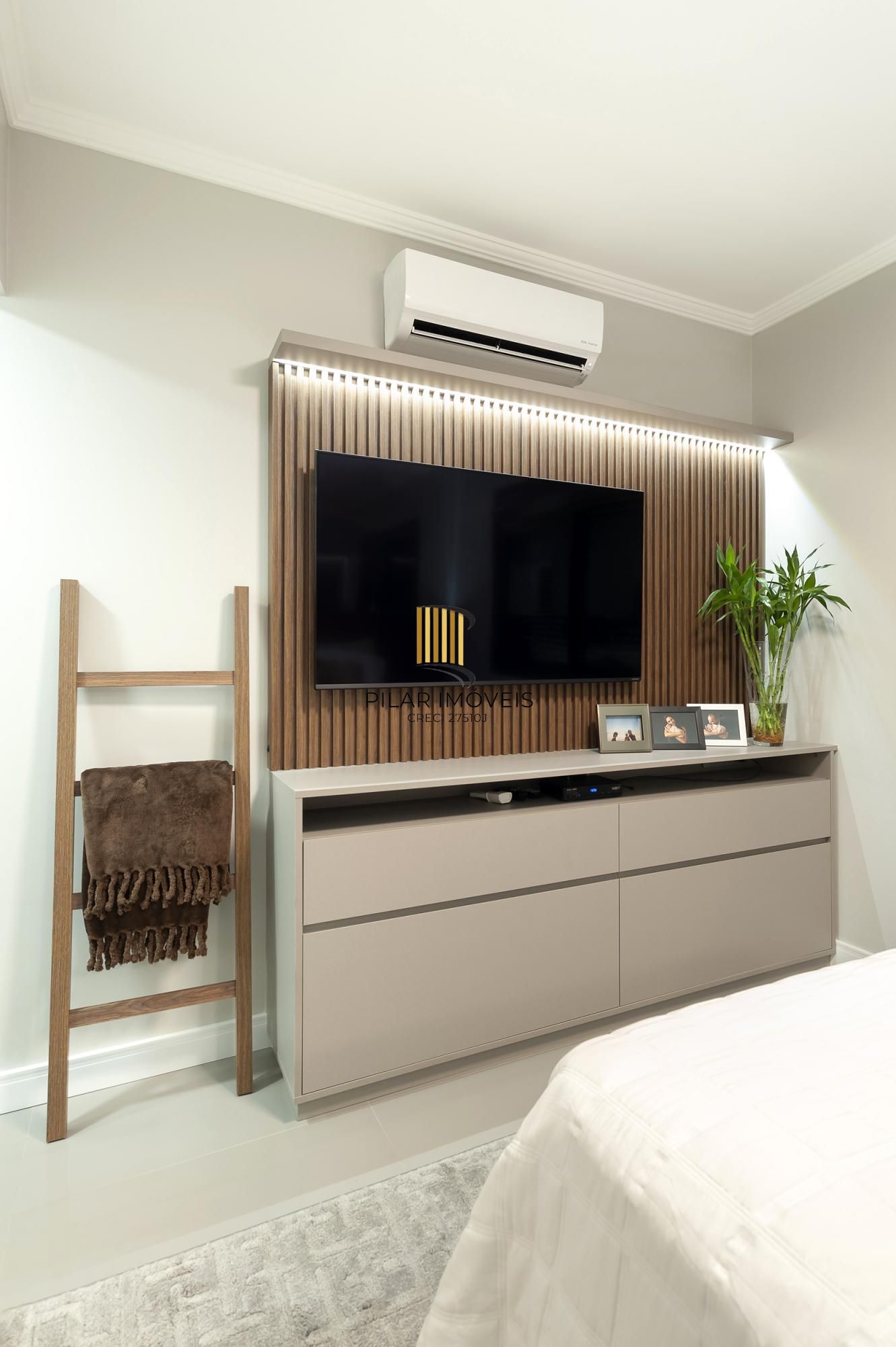 LINDO APARTAMENTO, PRONTO PARA MORAR.