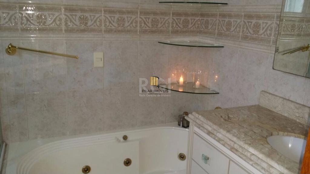 Vende cobertura mobiliada, 3 dormitórios, 3 vagas, Petrópolis