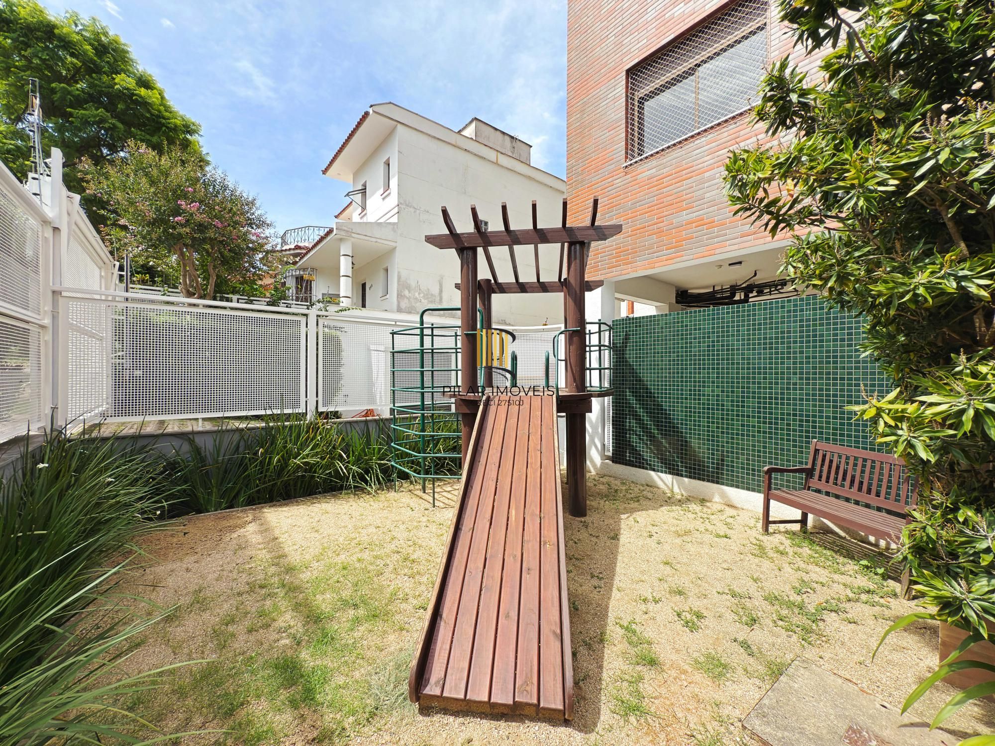 Lindo apartamento de 2 dormitórios e uma vaga de garagem