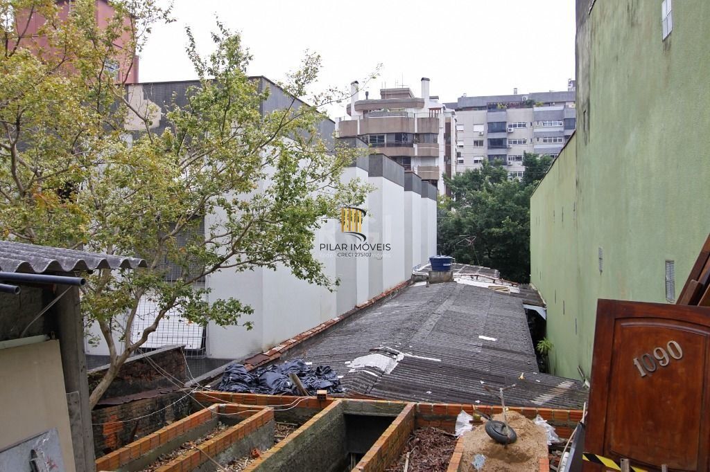 Terreno com Casa Para comprar com 3 dormitórios  111 m²