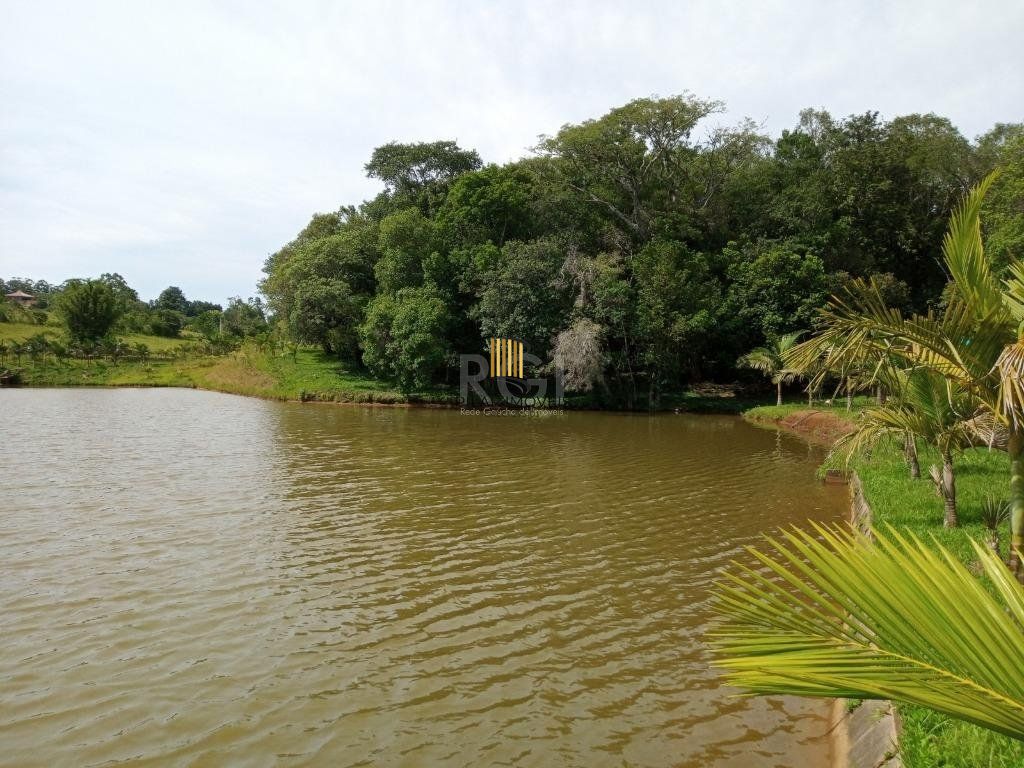 Boletto Imóveis vende Sitio na RS, Com 7 casas, 2 comerciais, excelente local para vários seguimento fácil acesso , rota para gramado, R$3.900,000,00
