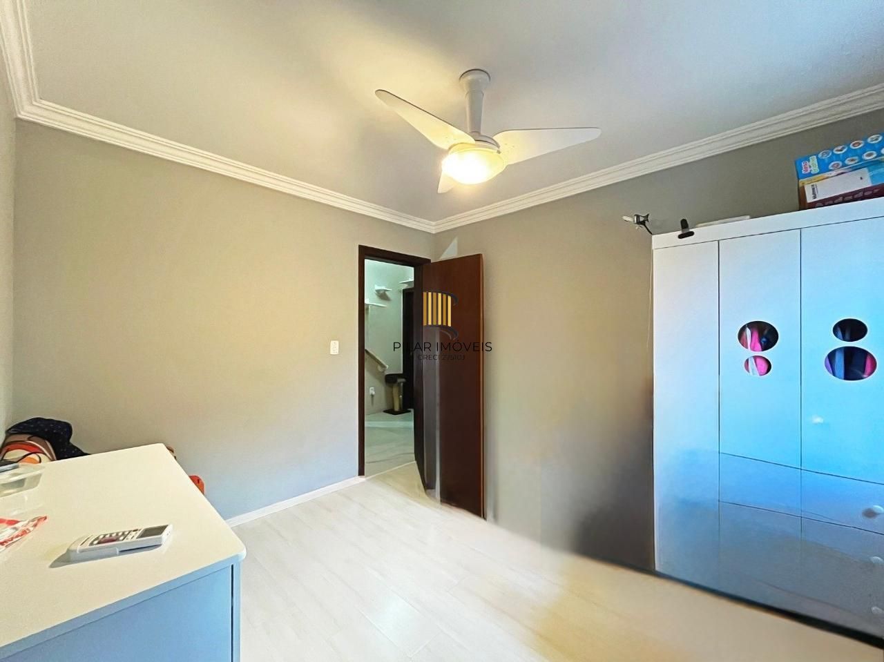 Excelente casa a venda com 3 dormitórios no bairro Tristeza em Porto Alegre.