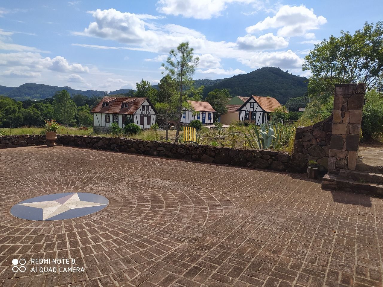Área para comprar com casas Enxaimel em Nova Petrópolis.