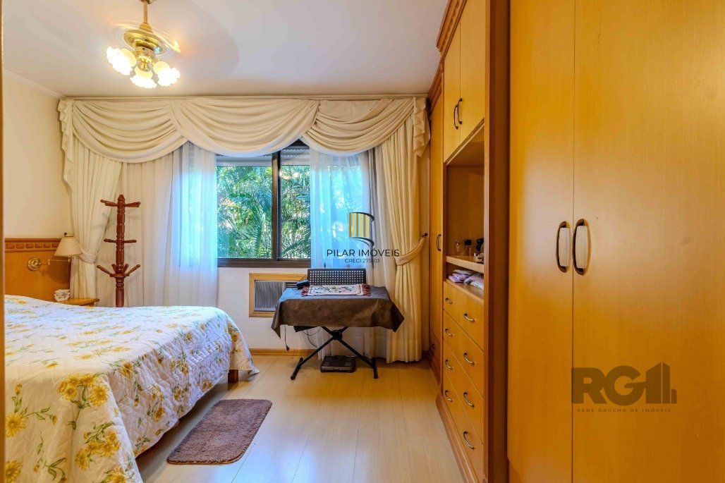 Apartamento 3 dormitórios e 2 vagas no Petrópolis, pertinho da Encol