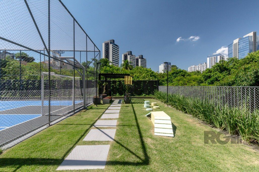 Apartamento 3 dorms. no Jardim Botânico, com infra completa e 2 vagas separadas