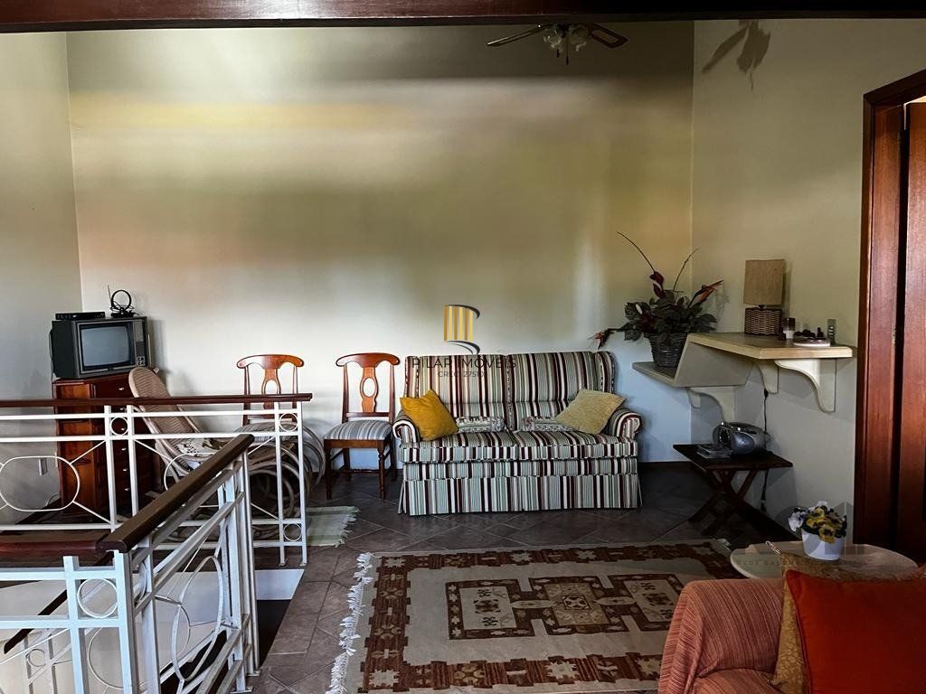 Cobertura duplex com 2 suítes e uma vaga para Comprar em Gramado.