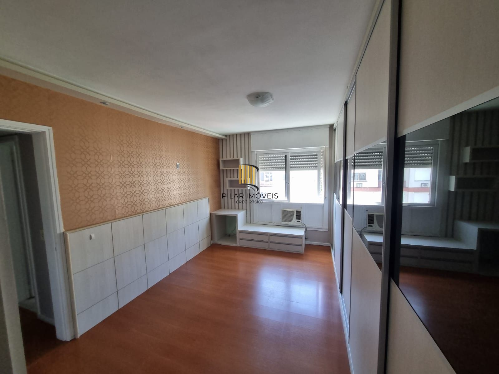 Apto de 3 dormitórios no Mont Serrat com linda vista da cidade e 1 vaga de garagem