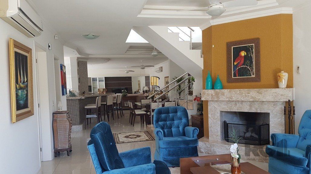 Casa para Comprar  no Condado de Capão com 5 suítes.