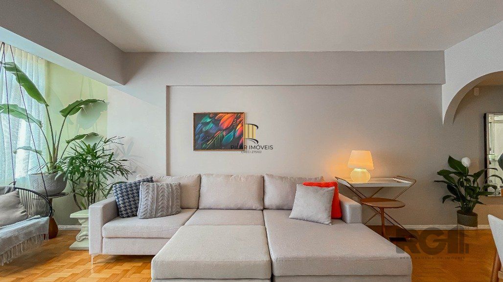 Apartamento para comprar ,  dois dormitórios, 1 vaga de garagem no Centro Histórico.
