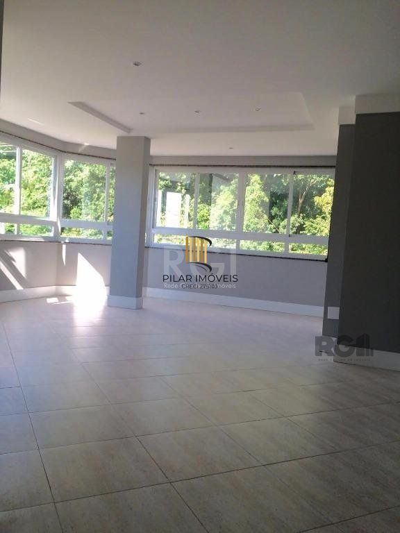 Vende prédio com 3 apartamentos, 9 dormitórios, 3 suíte, 3 salas amplas com churrasqueira, box 6 vaga coberta, 479 m² por R$ 1.200,000,00- São João - Porto Alegre/RS