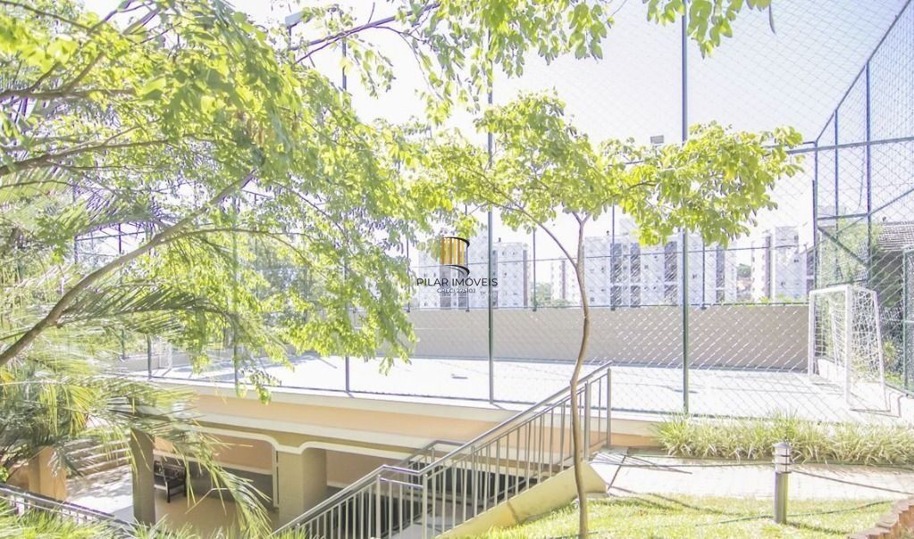 Casa Para Comprar  em condomínio com 5 quartos e 4 vagas no Jardim Botânico