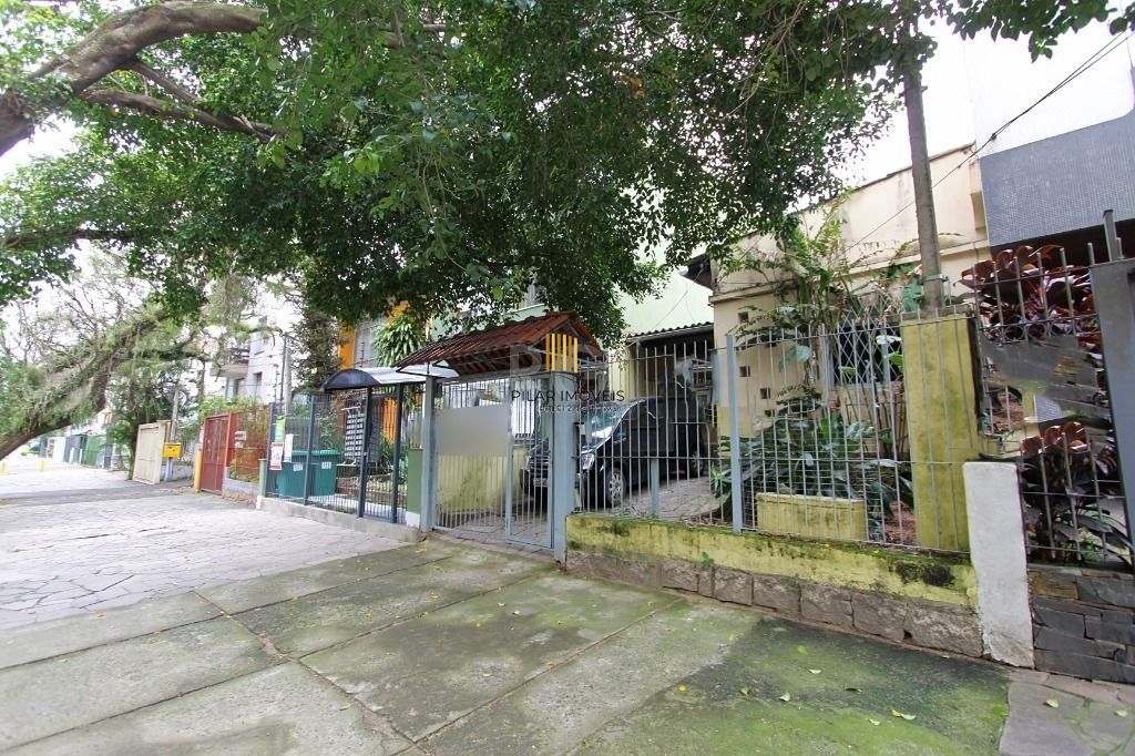 Terreno com Casa Para comprar com 3 dormitórios  111 m²