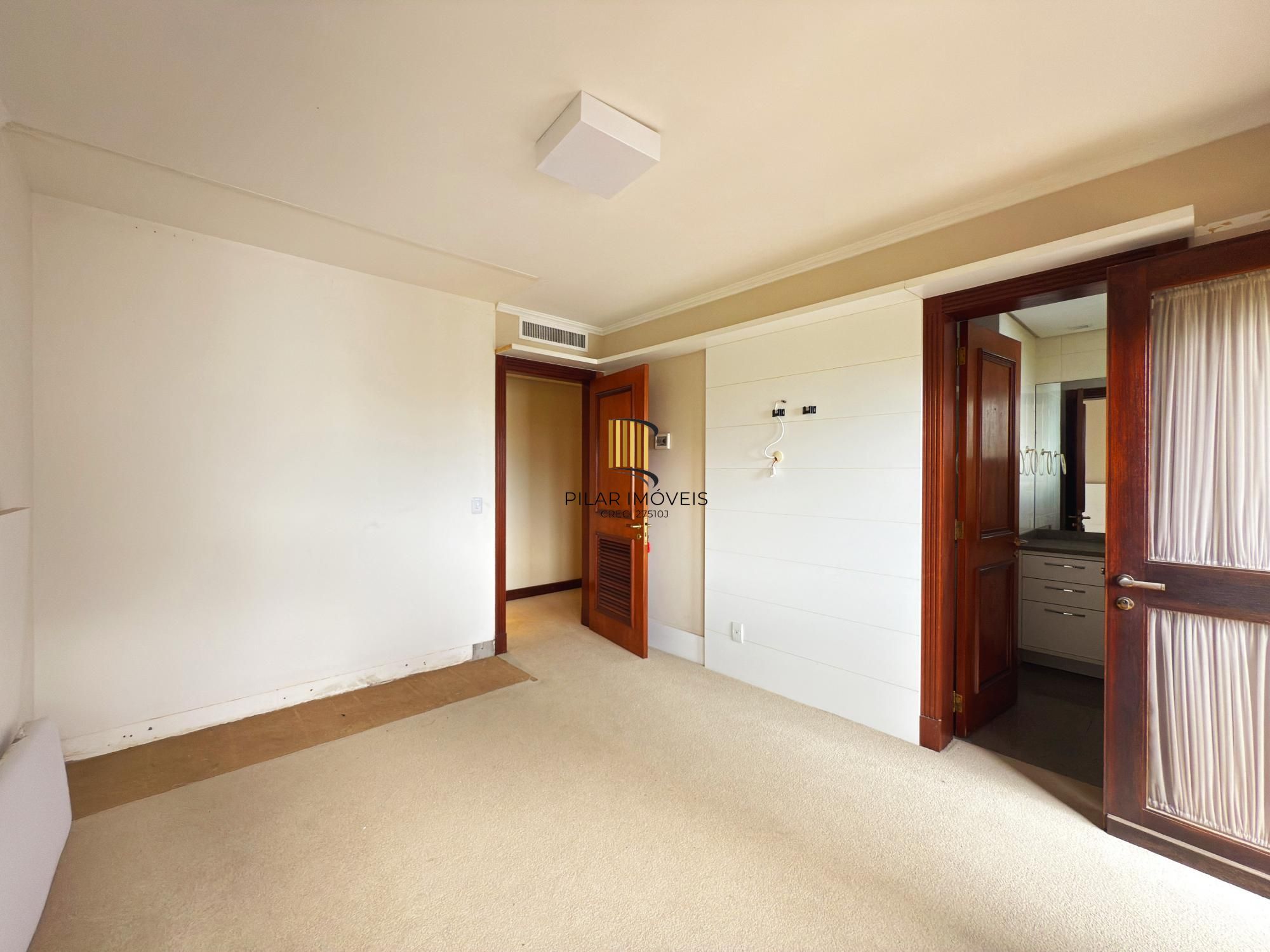 Apartamento com Lareira | Churrasqueira | 3 Suítes | Bairro Petrópolis