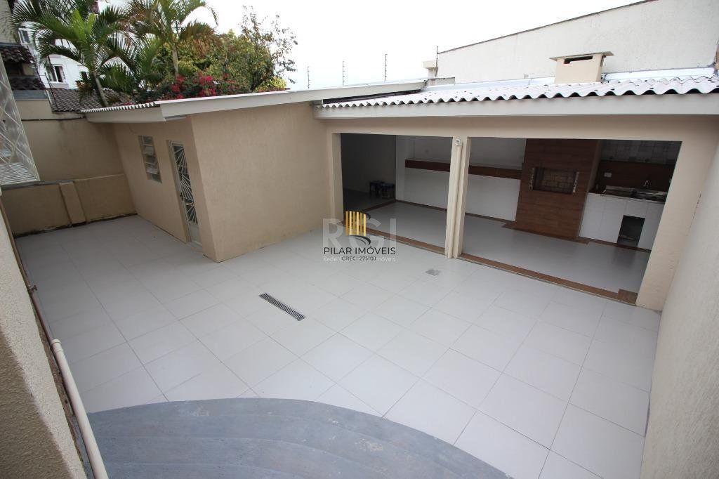 Casa com 3 Dormitórios Para comprar  250 m² - Petrópolis - Porto Alegre/R