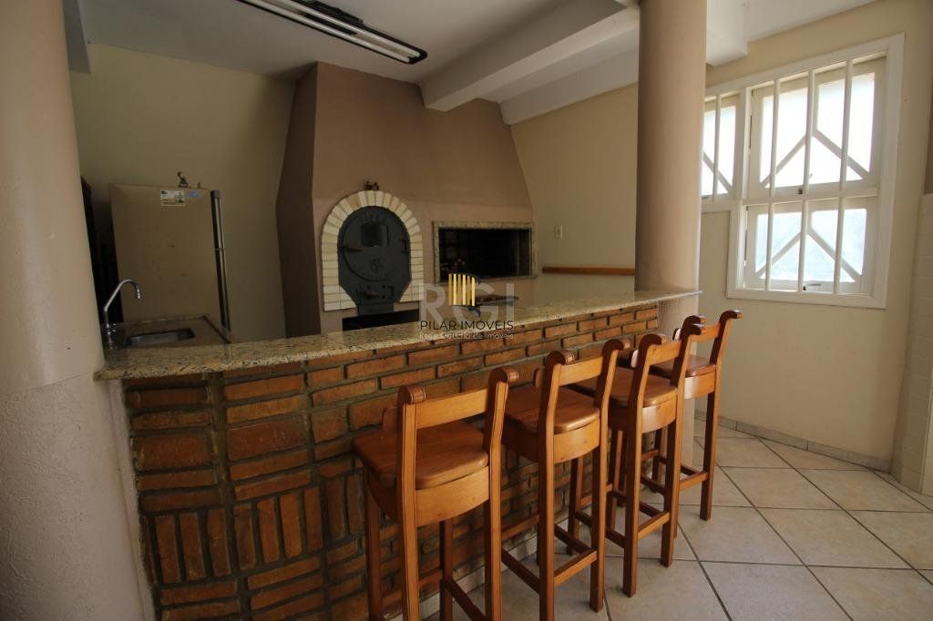Casa para comprar com 4 dormitórios, 458 m² - Chácara das Pedras - Porto Alegre