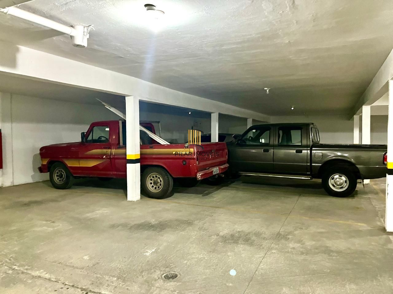 Apartamento a venda de dois quartos, de 63, 54 metros, excelente predio a 100 metros da protasio alves