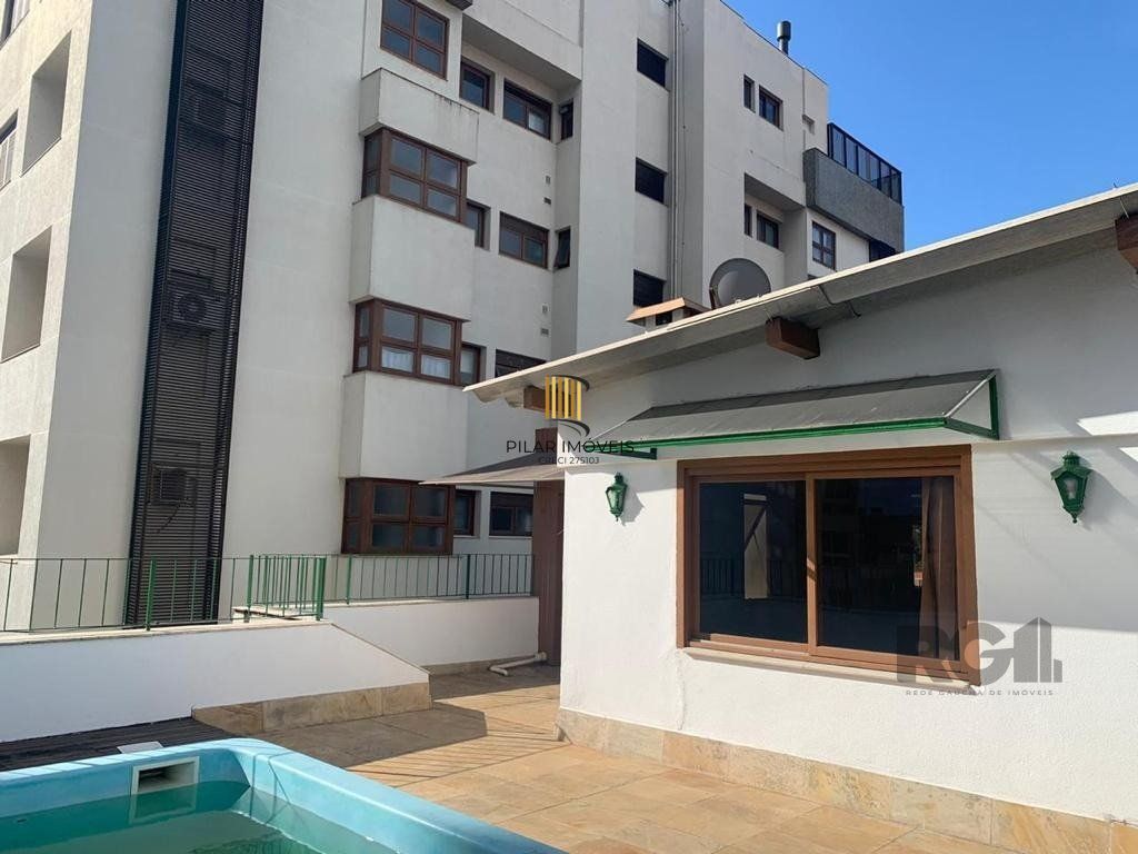 Cobertura para Comprar  com três dormitórios e uma suíte, duas vagas no bairro Petrópolis.
