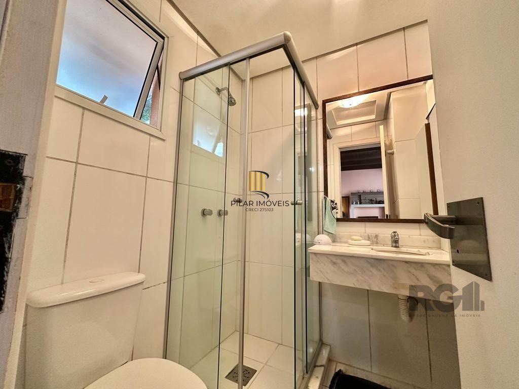 Casa em Condomínio para Comprar no bairro Pedra Redonda com 4 suítes