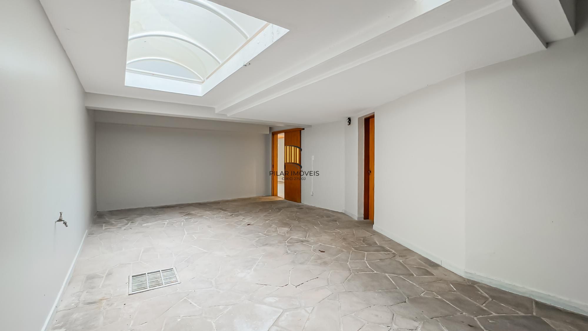 CASA CHACARA DAS PEDRAS 207 METROS , COMPLETAMENTE REFORMADA
