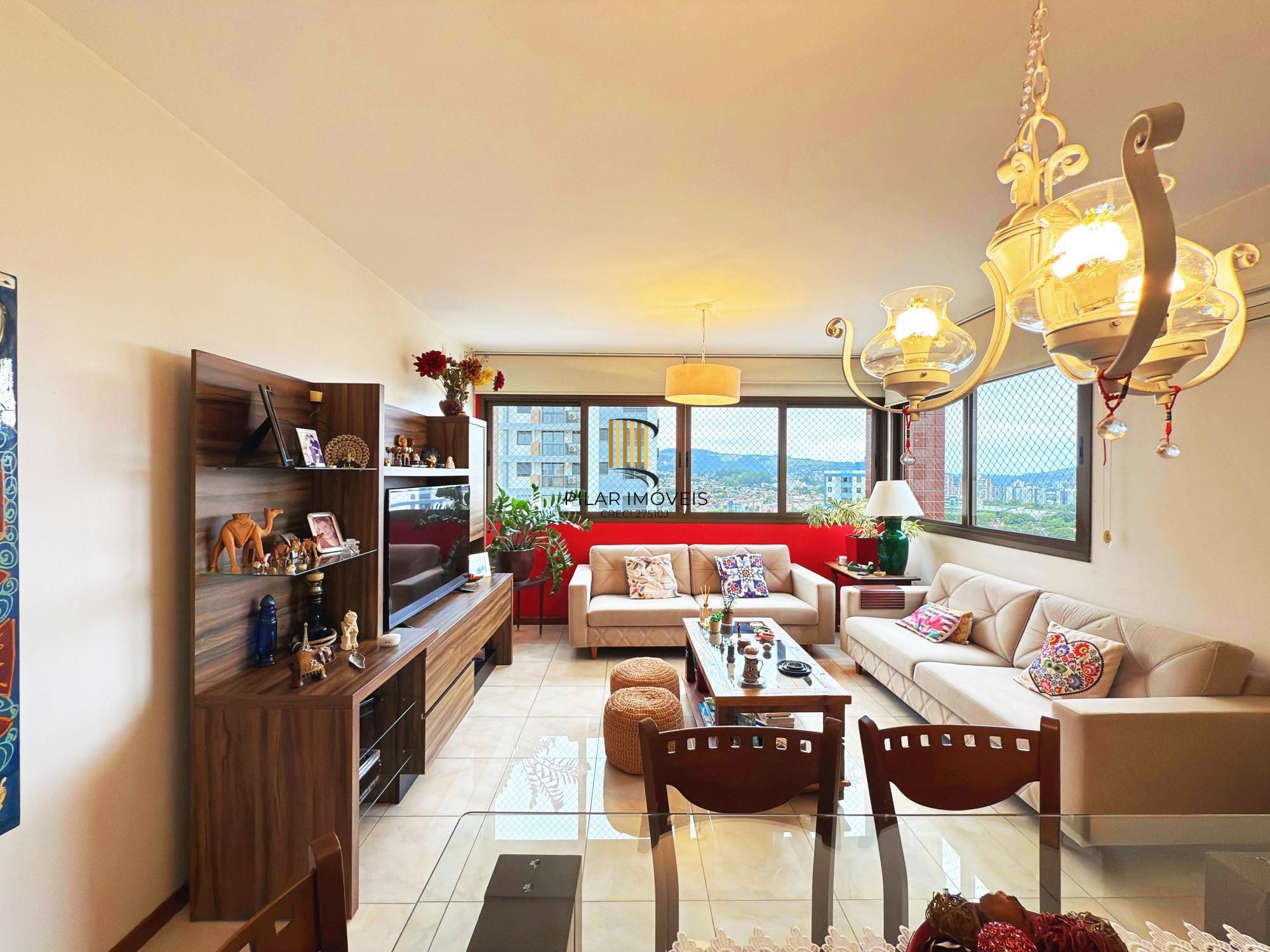 Apartamento 3 Dormitórios com Suíte, Churrasqueira e Excelente Vista Petrópolis