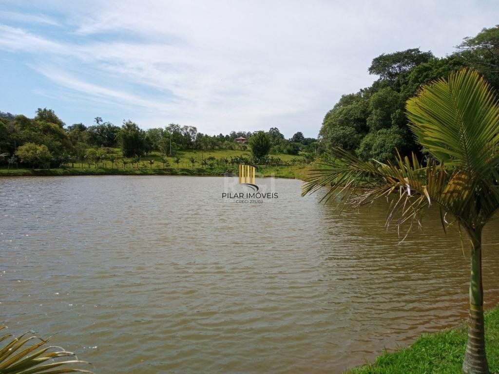Boletto Imóveis vende Sitio na RS, Com 7 casas, 2 comerciais, excelente local para vários seguimento fácil acesso , rota para gramado, R$3.900,000,00