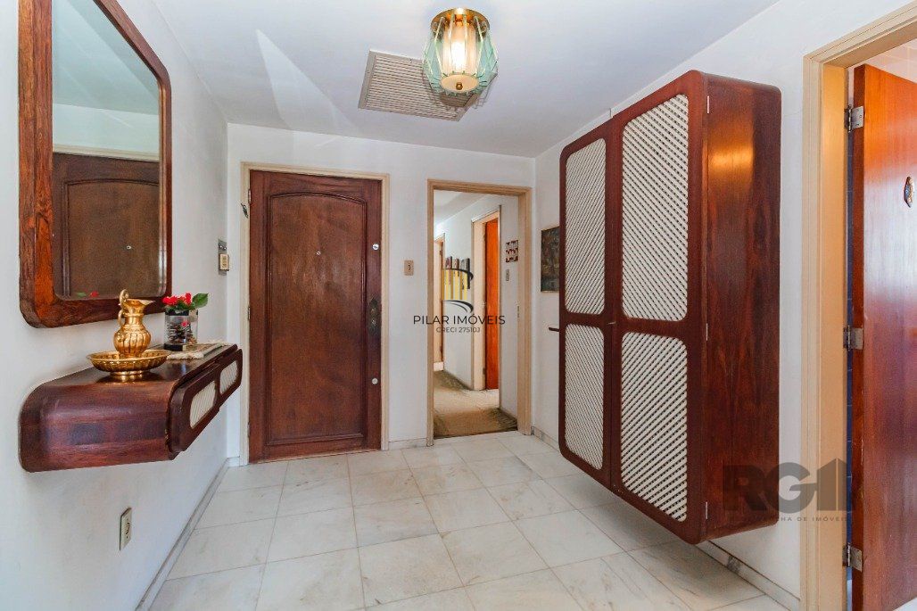 Apartamento para Comprar com 3 dormitórios com suíte e 195m² com até 4 vagas